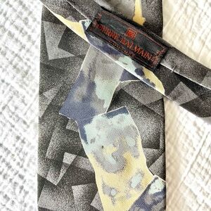 💕Host Pick💕- Vintage Pierre Balmain Couture 100% Silk Woven necktie
